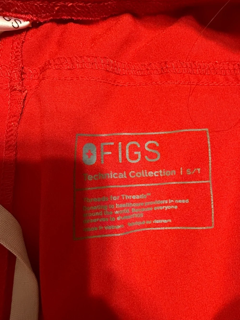 Figs Small Tall scrub pants red - Picture 2 of 2